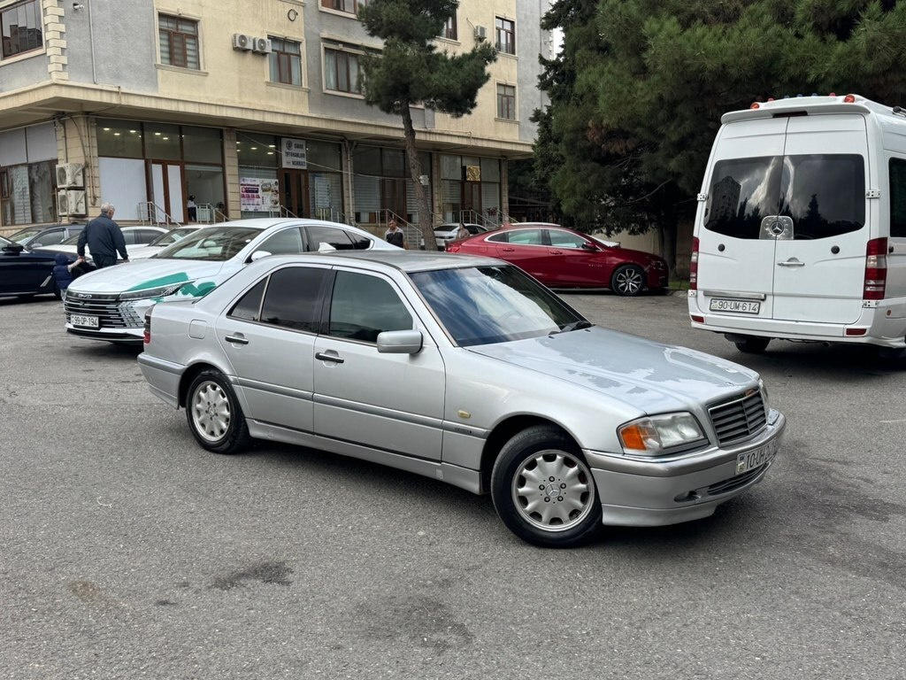 1998 Mercedes C 240, 2.4L, 348888km - Image 7