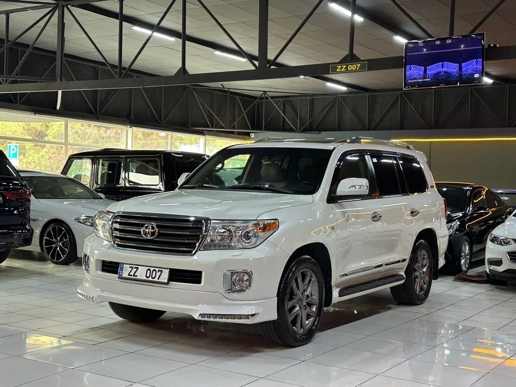 2011 Toyota Land Cruiser, 4.0L, 183500km - Image 1
