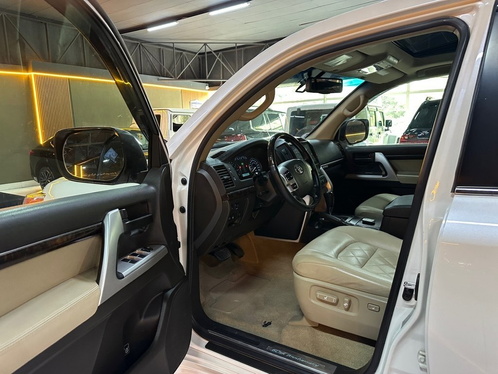 2011 Toyota Land Cruiser, 4.0L, 183500km - Image 13