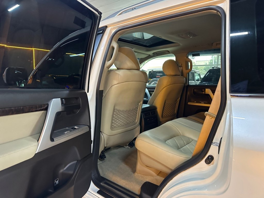 2011 Toyota Land Cruiser, 4.0L, 183500km - Image 15