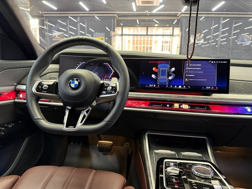 2023 BMW 740, 3.0L, 22000km - Image 19
