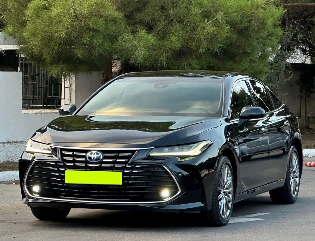 2022 Toyota Avalon, 2.5L, 29000km - Image 1