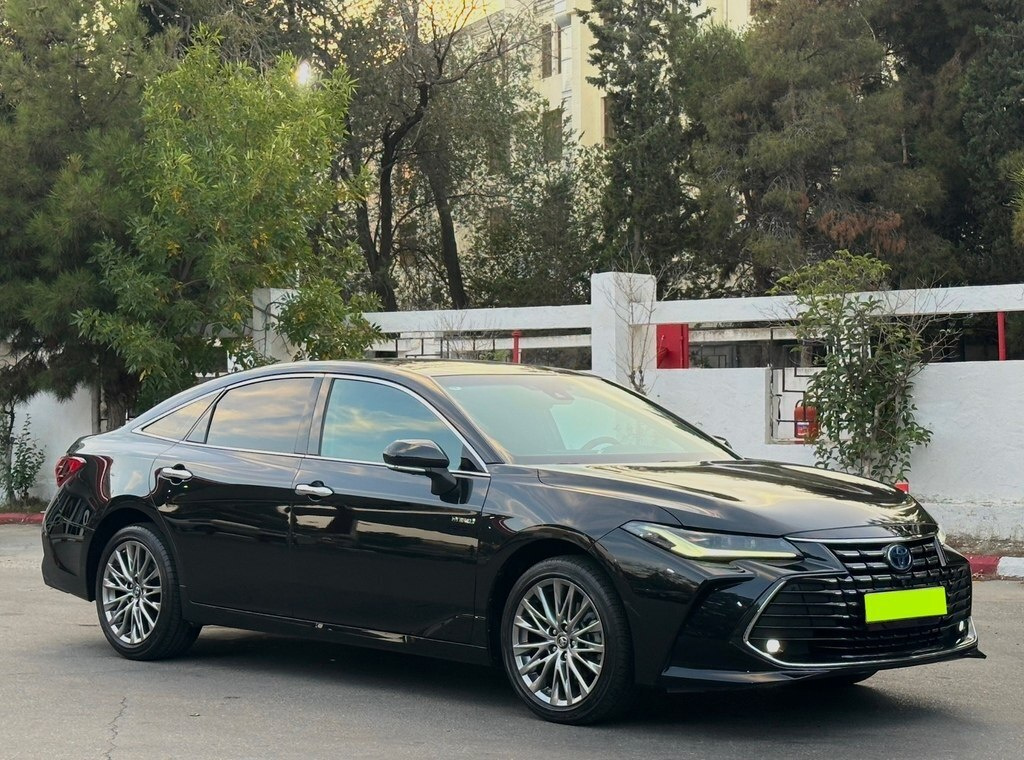 2022 Toyota Avalon, 2.5L, 29000km - Image 4