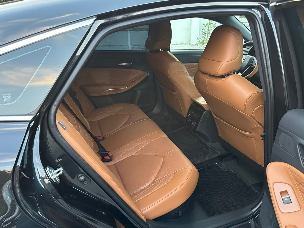 2022 Toyota Avalon, 2.5L, 29000km - Image 9