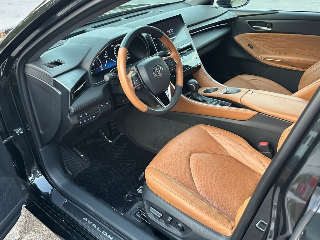 2022 Toyota Avalon, 2.5L, 29000km - Image 10
