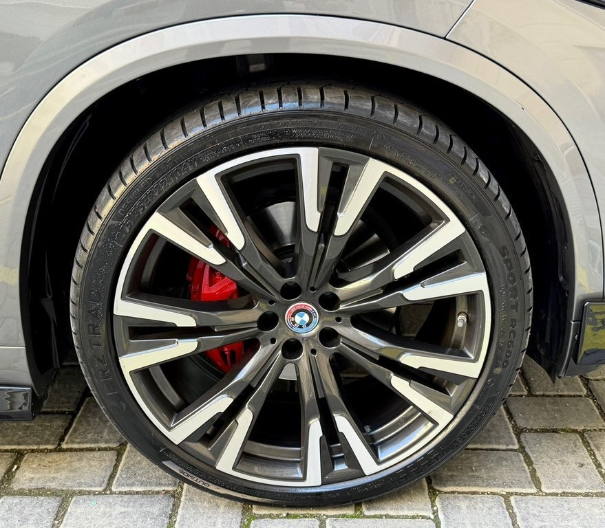 2024 BMW X5, 3.0L, 44000km - Image 11