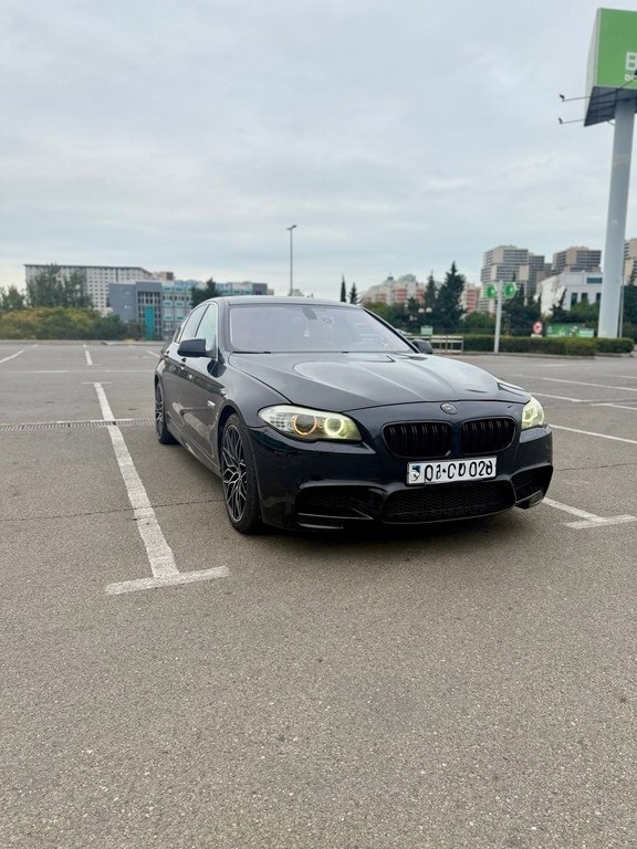 2010 BMW 535, 3.0L, 323000km - Image 1