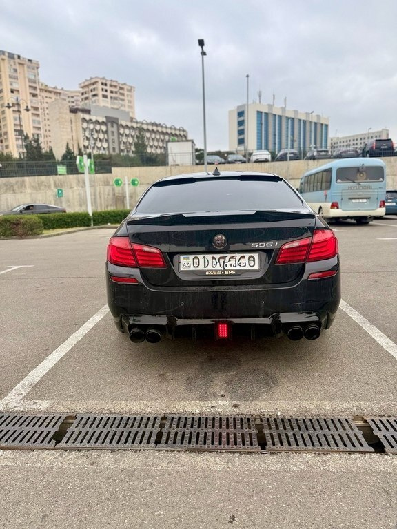 2010 BMW 535, 3.0L, 323000km - Image 2
