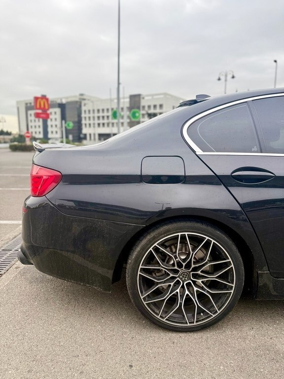 2010 BMW 535, 3.0L, 323000km - Image 11