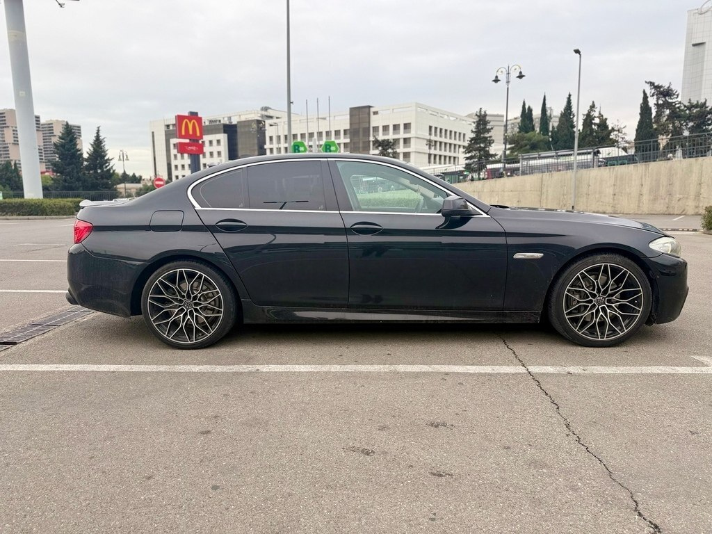 2010 BMW 535, 3.0L, 323000km - Image 4