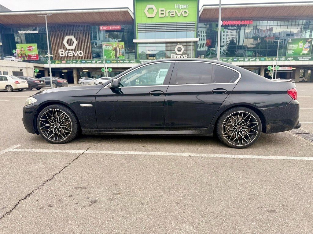 2010 BMW 535, 3.0L, 323000km - Image 5