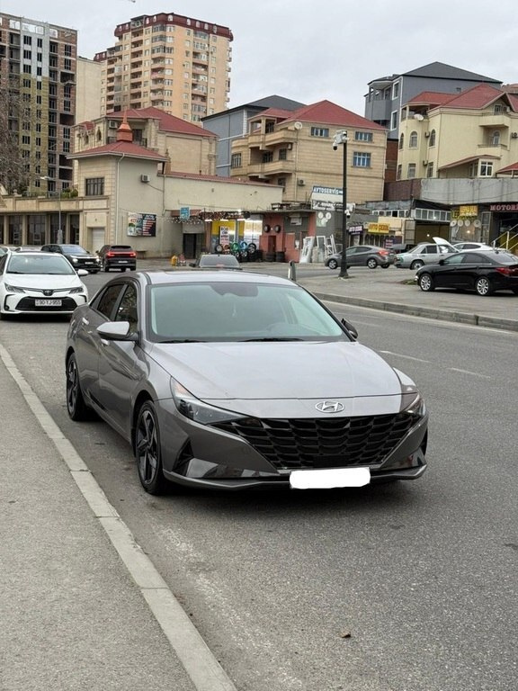 2022 Hyundai Elantra, 1.6L, 79270km - Image 3