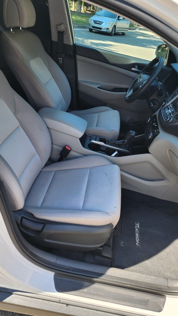 2016 Hyundai Tucson, 2.0L, 145000km - Image 11