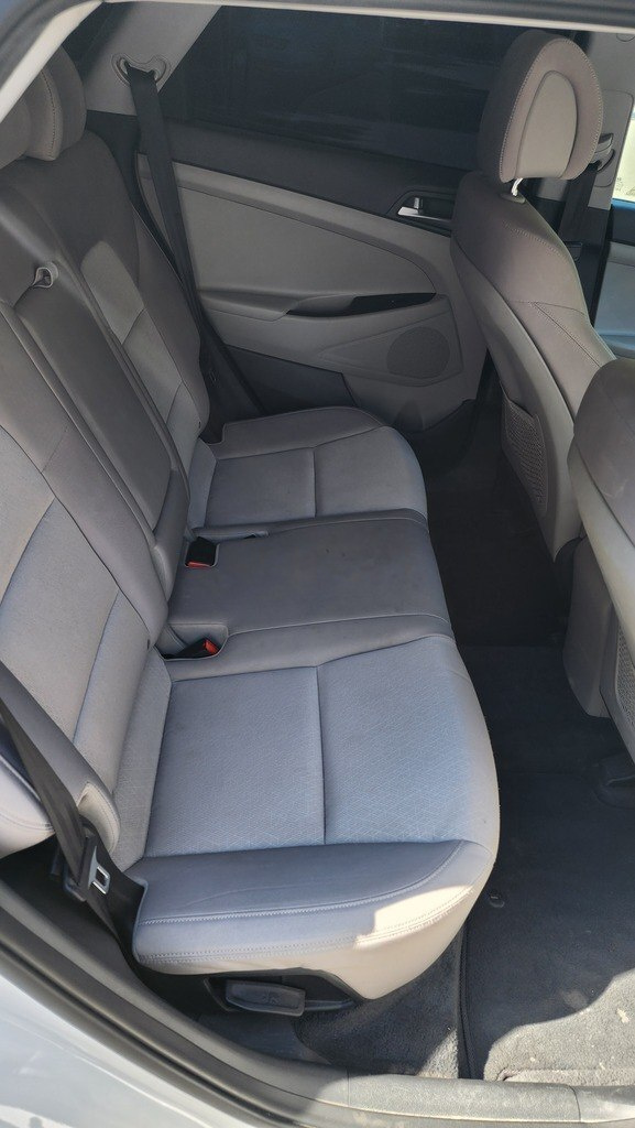2016 Hyundai Tucson, 2.0L, 145000km - Image 12