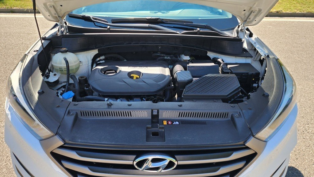 2016 Hyundai Tucson, 2.0L, 145000km - Image 13
