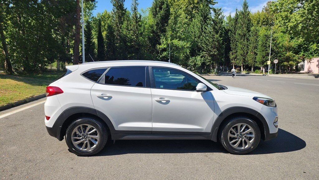 2016 Hyundai Tucson, 2.0L, 145000km - Image 5