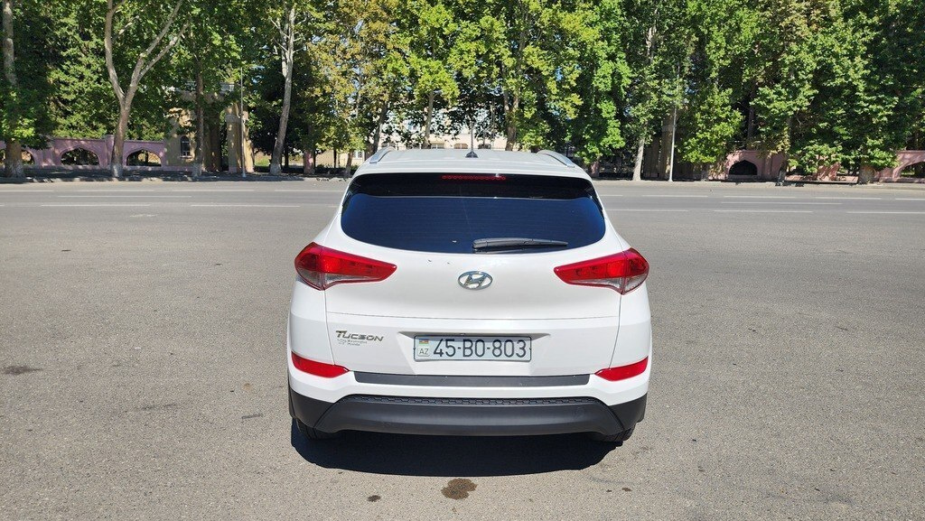 2016 Hyundai Tucson, 2.0L, 145000km - Image 6