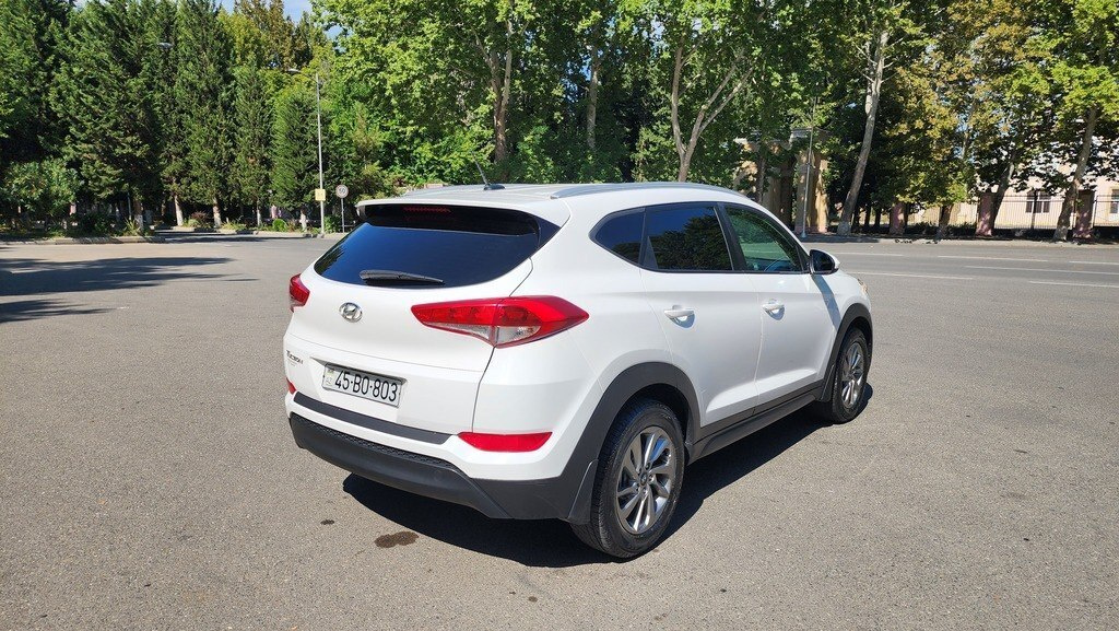 2016 Hyundai Tucson, 2.0L, 145000km - Image 8