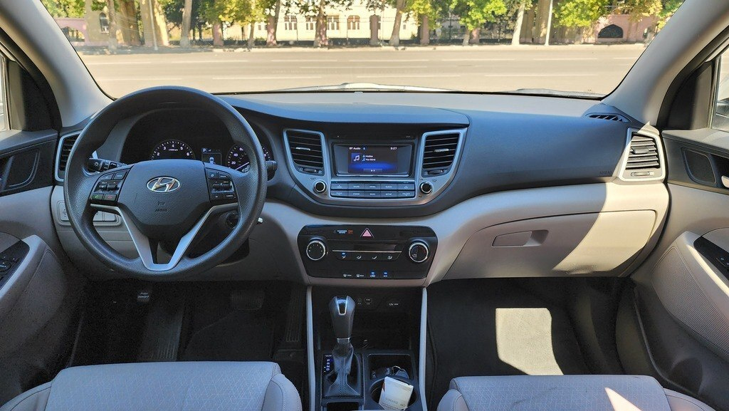 2016 Hyundai Tucson, 2.0L, 145000km - Image 9