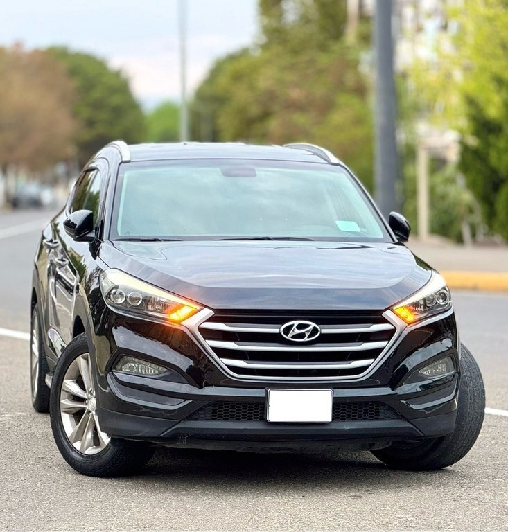 2019 Hyundai Tucson, 2.0L, 219000km - Image 1
