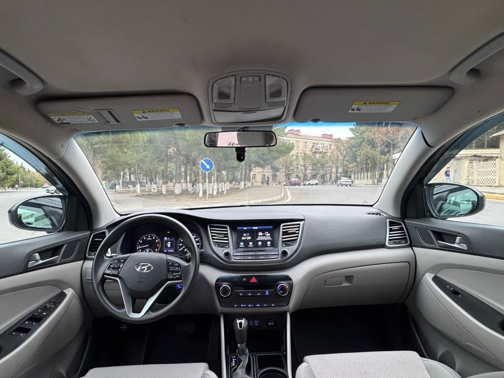 2019 Hyundai Tucson, 2.0L, 219000km - Image 12