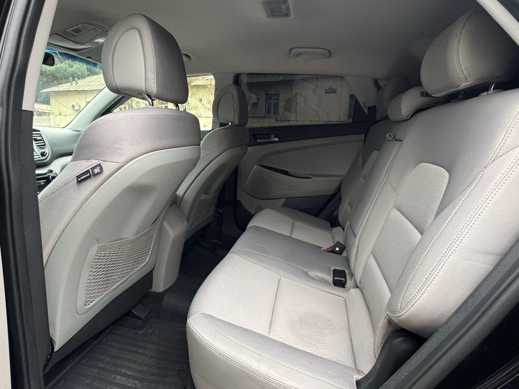 2019 Hyundai Tucson, 2.0L, 219000km - Image 13