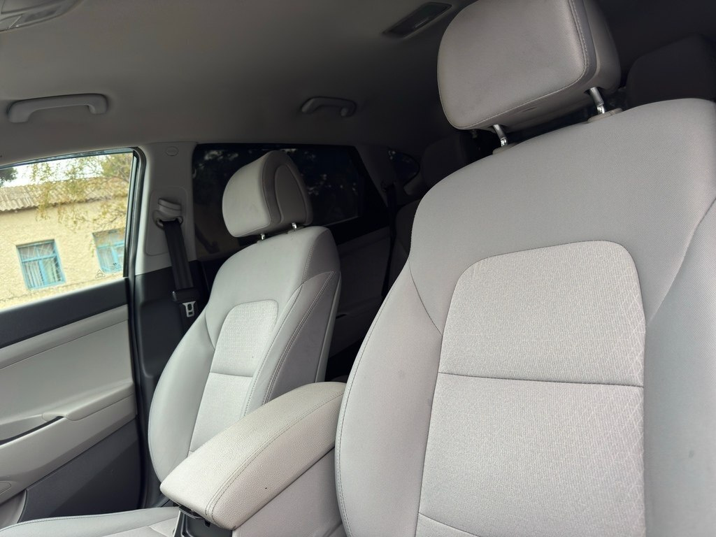 2019 Hyundai Tucson, 2.0L, 219000km - Image 14