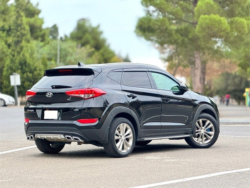 2019 Hyundai Tucson, 2.0L, 219000km - Image 4