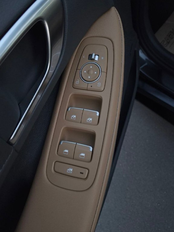 2020 Hyundai Sonata, 1.6L, 24000km - Image 11