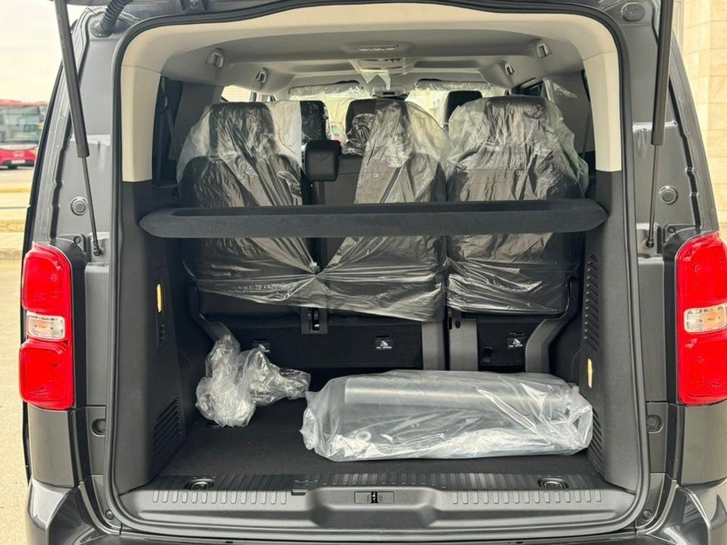 2024 Peugeot Traveller, 2.0L, 0km - Image 4