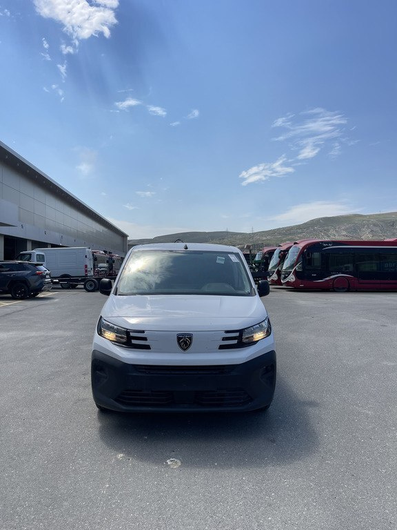 2024 Peugeot Partner, 1.5L, 0km - Image 1