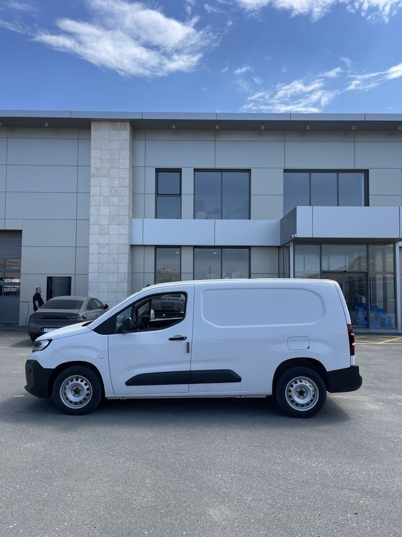 2024 Peugeot Partner, 1.5L, 0km - Image 2