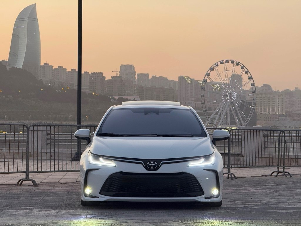 2025 Toyota Corolla, 1.8L, 13000km - Image 1
