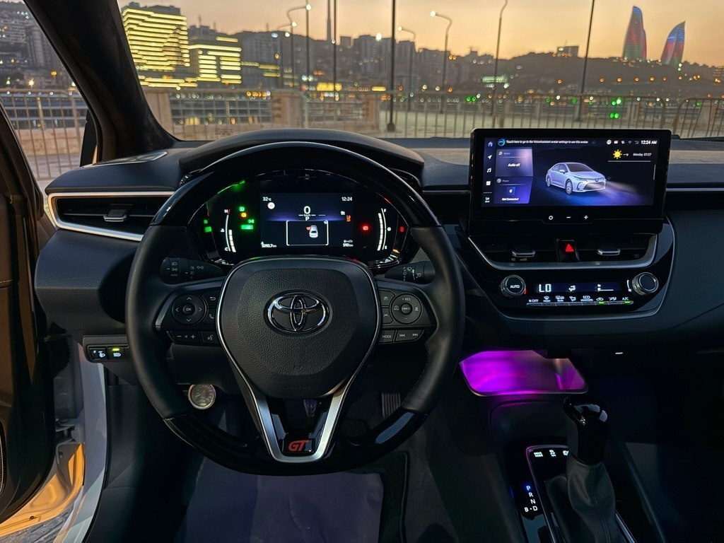 2025 Toyota Corolla, 1.8L, 13000km - Image 14