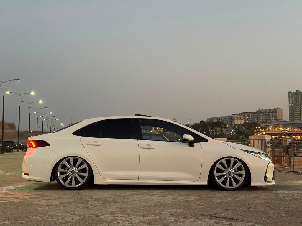 2025 Toyota Corolla, 1.8L, 13000km - Image 8