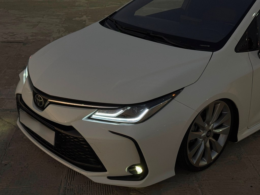 2025 Toyota Corolla, 1.8L, 13000km - Image 9