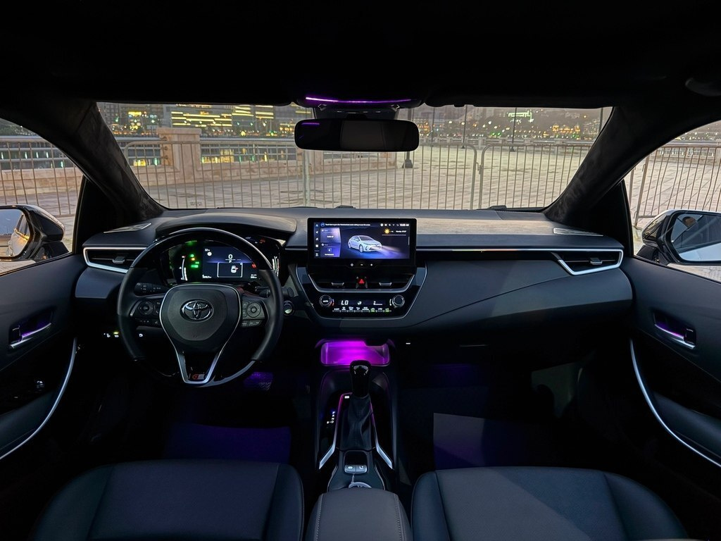 2025 Toyota Corolla, 1.8L, 13000km - Image 10
