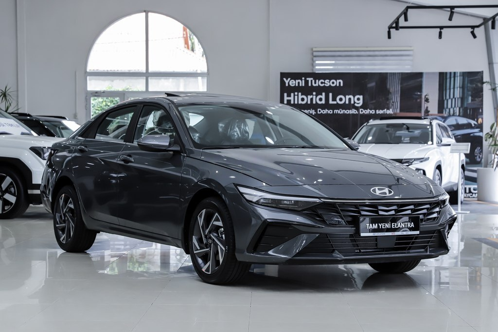 2025 Hyundai Elantra, 1.6L, 0km - Image 1