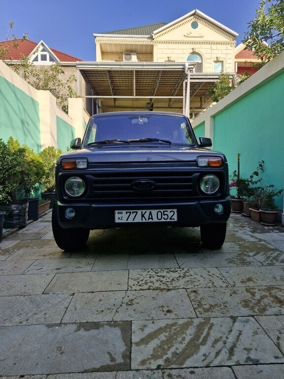 2016 LADA (VAZ) Niva, 1.7L, 182300km - Image 1