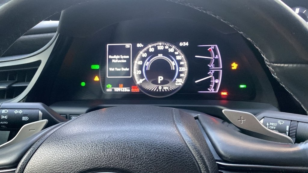 2021 Lexus ES 300h, 2.5L, 109123km - Image 2
