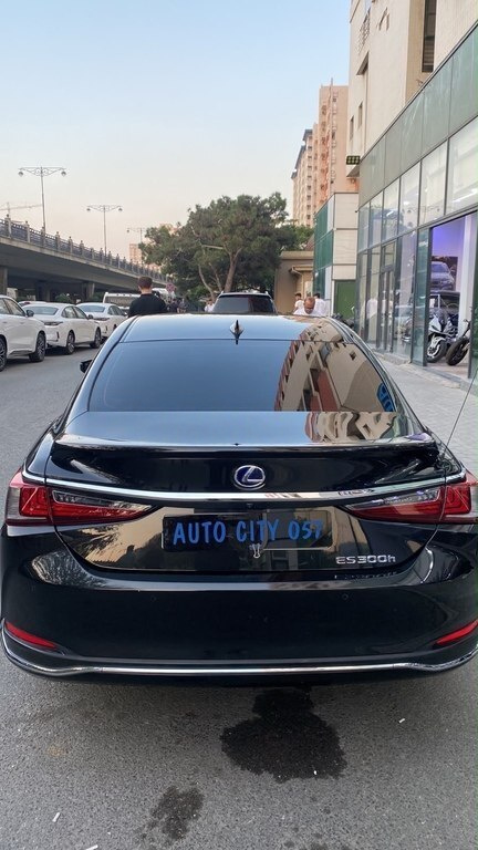 2021 Lexus ES 300h, 2.5L, 109123km - Image 8