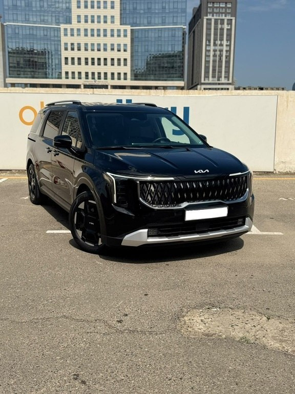 2024 Kia Carnival, 1.6L, 11500km - Image 1