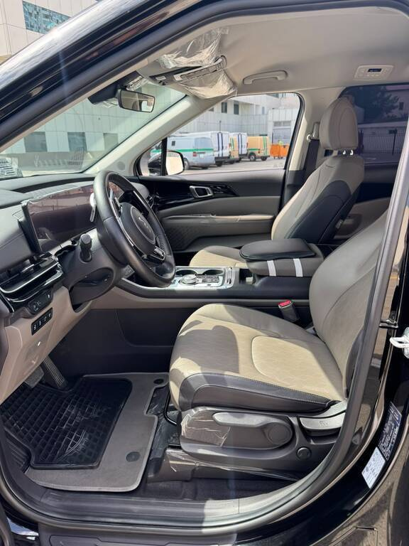 2024 Kia Carnival, 1.6L, 11500km - Image 6