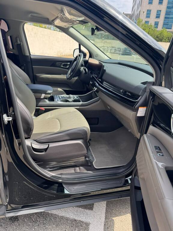 2024 Kia Carnival, 1.6L, 11500km - Image 8
