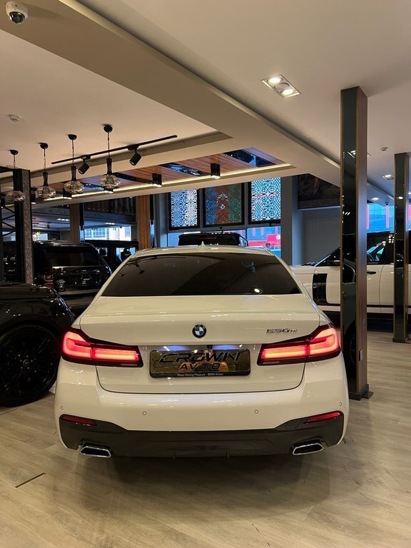 2021 BMW 530e, 2.0L, 116000km - Image 5