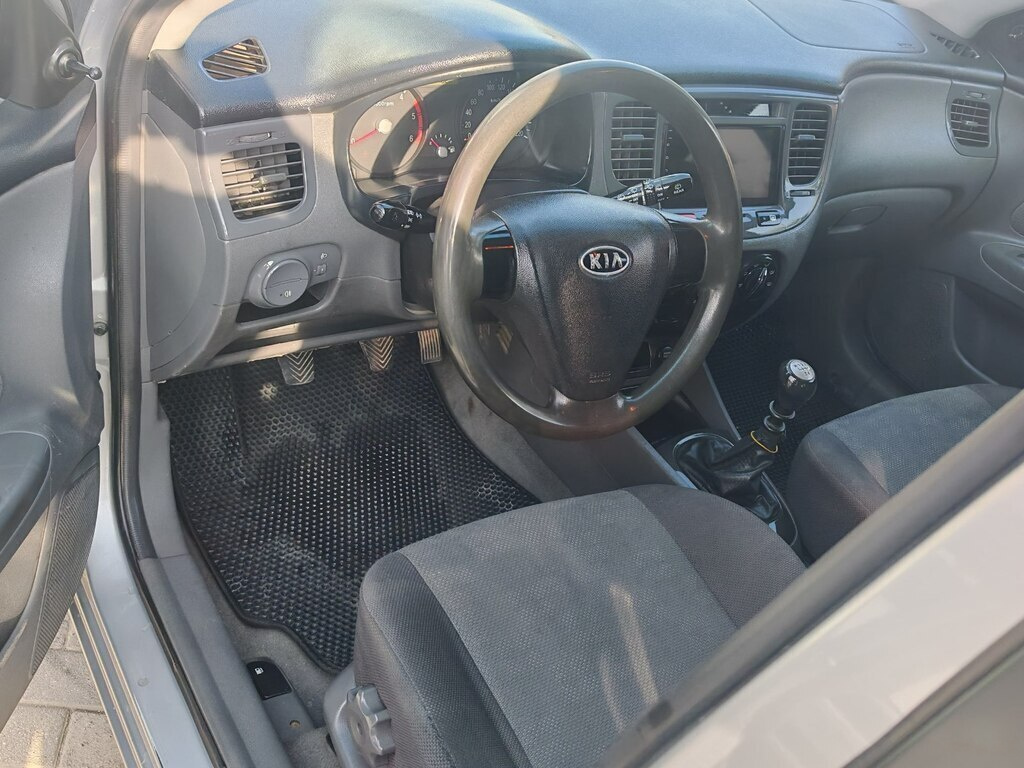 2005 Kia Rio, 1.5L, 184239km - Image 11