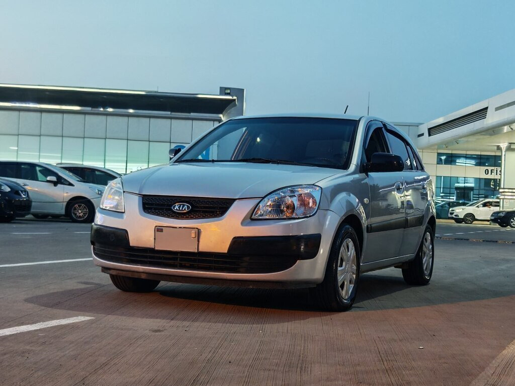 2005 Kia Rio, 1.5L, 184239km - Image 4