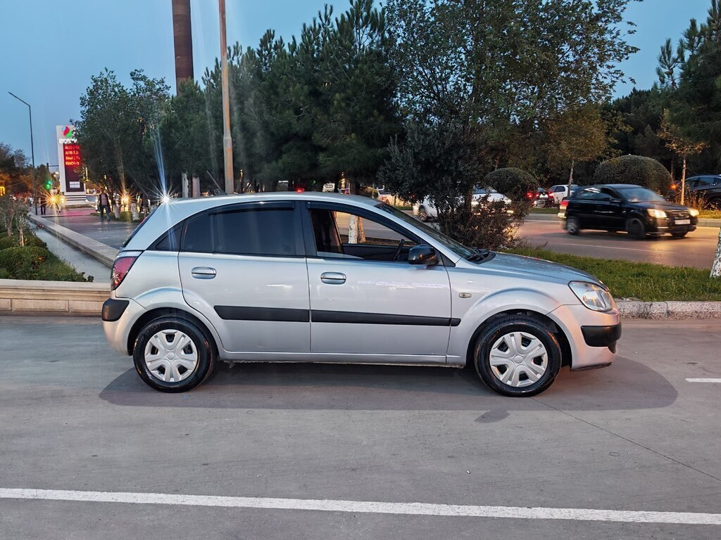 2005 Kia Rio, 1.5L, 184239km - Image 6
