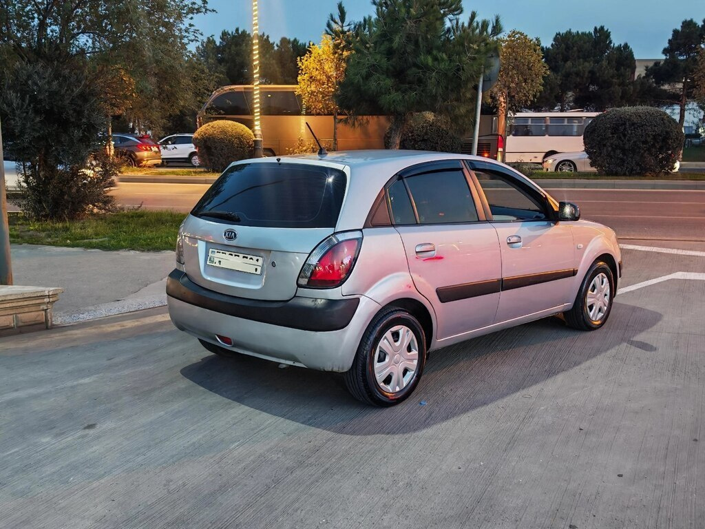 2005 Kia Rio, 1.5L, 184239km - Image 9