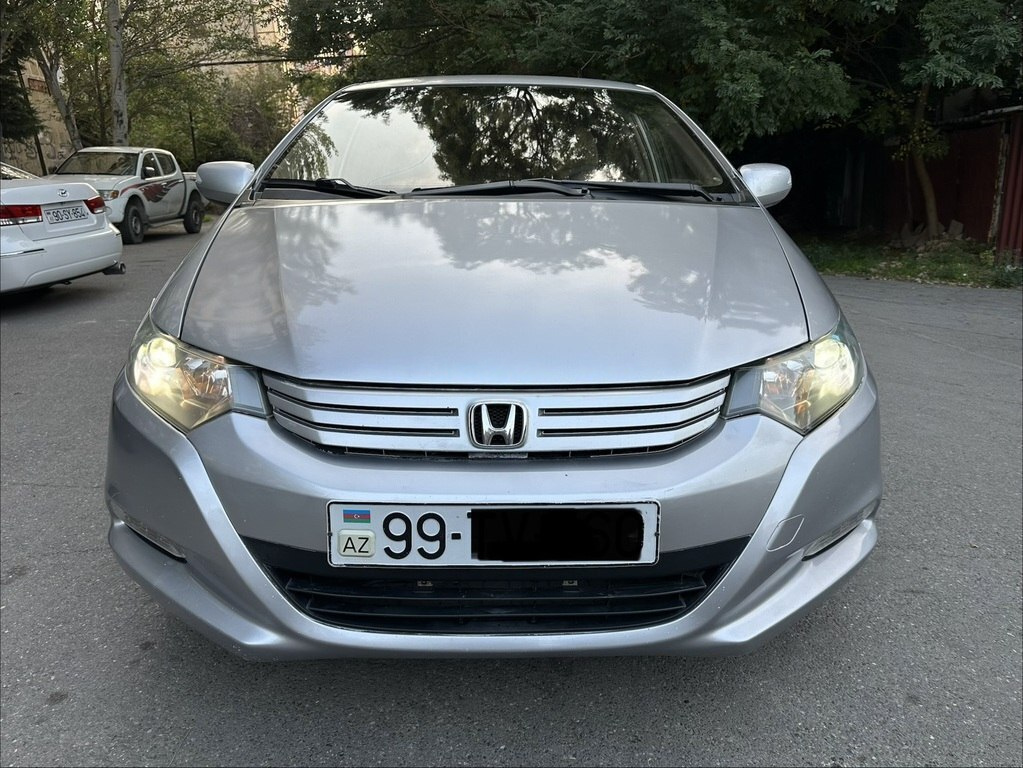 2011 Honda Insight, 1.3L, 248000km - Image 1